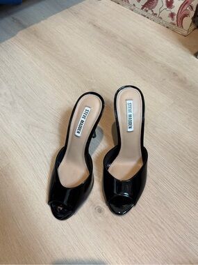 Steve Madden Priya Black Patent Mule Heel